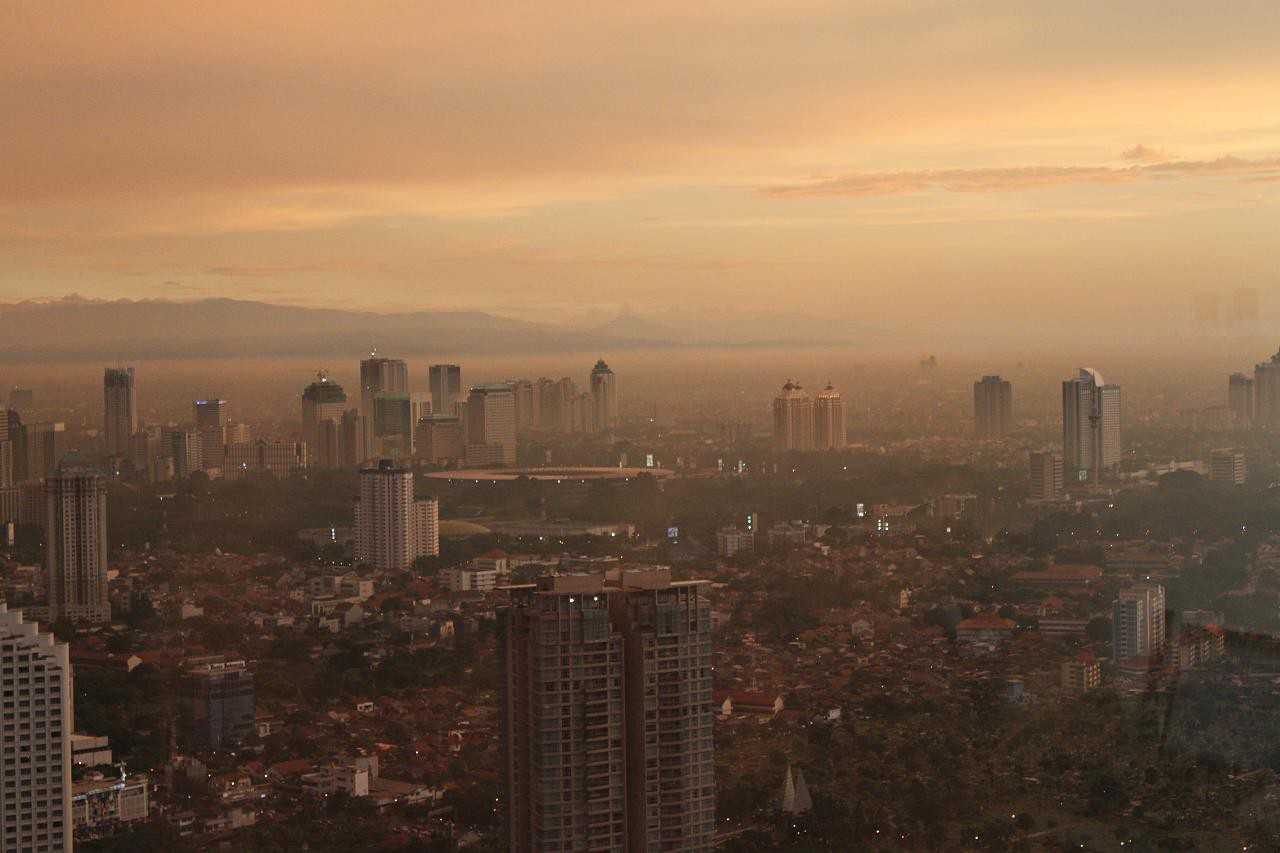 Jakarta skyline, by Tjan Iwe (https://www.flickr.com/photos/iwe/)